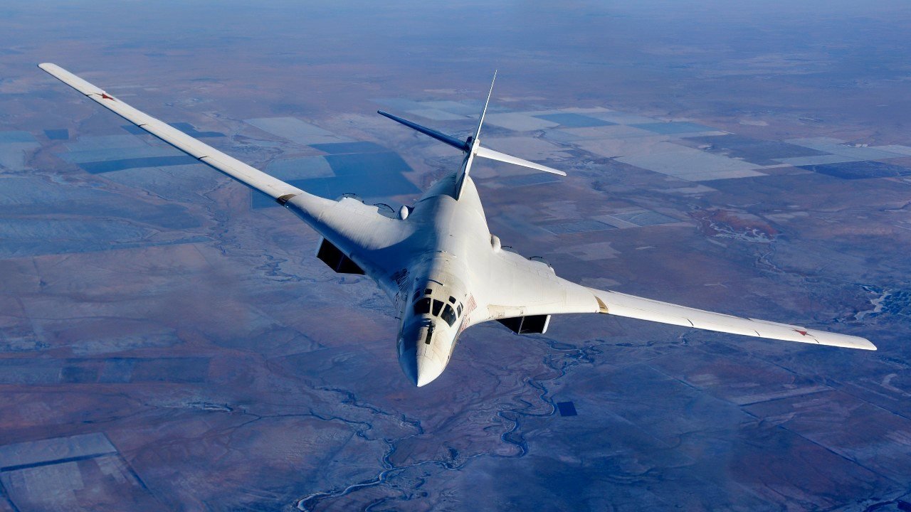 Russia's 'New' Tu-160M Supersonic Bomber Can Fire 'Nuclear-Tipped ...